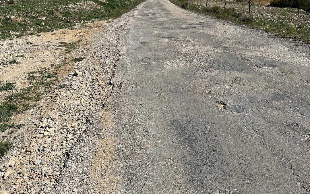 Estado de la carretera TE-V-8042, que da acceso a Pitarque./ Rosario García