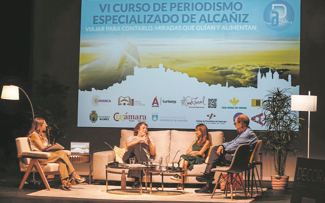 Gema Romero (coordinadora del curso), Mónica Escudero (coordinadora de El Comidista en El País), Lakshmi Aguirre (escritora gastronómica, freelance y profesora de periodismo gastronómico y narrativo) y Juan Barbacil (director de Barbacil Comunicación en el Curso de Periodismo de Alcañiz./ La COMARCA