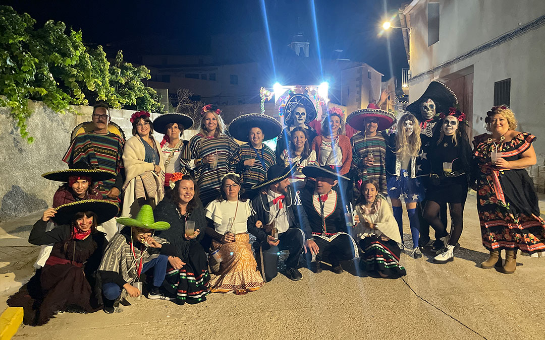 Desfile de carrozas Valjunquera 2024./ S.F.