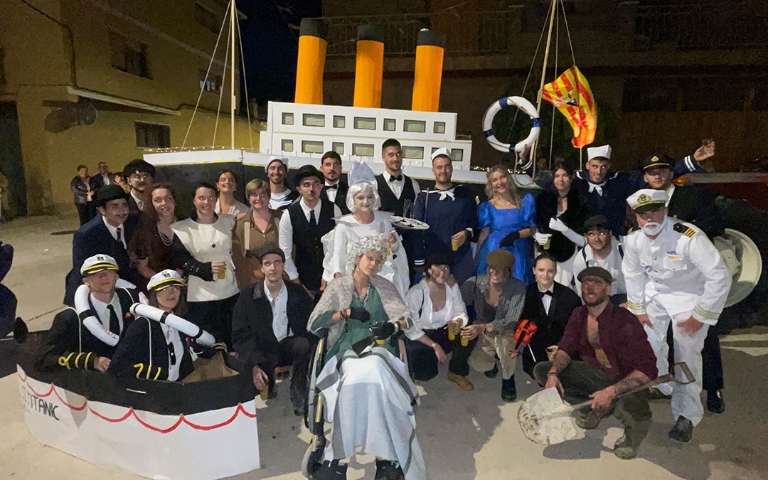 Desfile de carrozas Valjunquera 2024./ S.F.