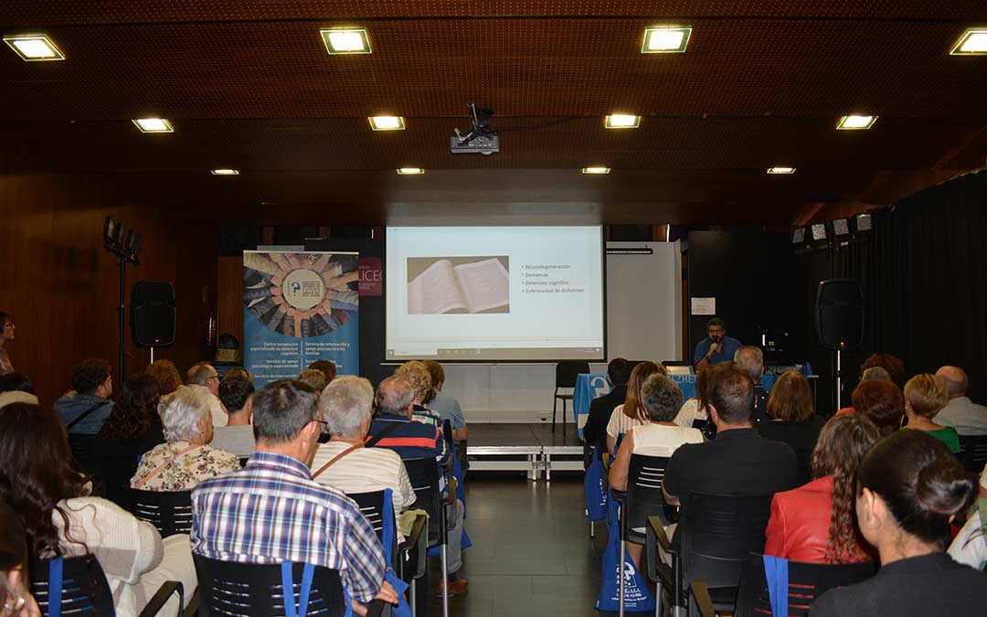 Jornadas por el Día Mundial del Alzheimer en Alcañiz bajo el lema 'Somos Específicos' ./Sandra Jiménez