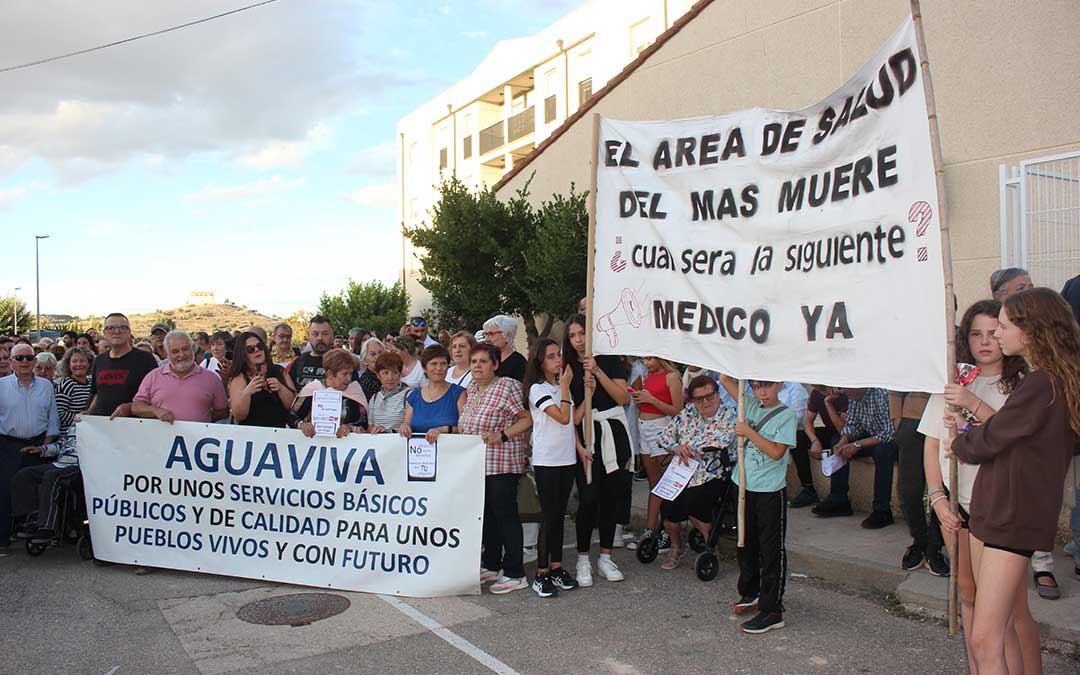 Foto de archivo de la pancarta reivindicativa de Aguaviva en la concentración de septiembre / L. Castel