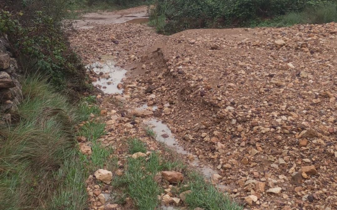 Destrozos en caminos en Molinos./ D.F.