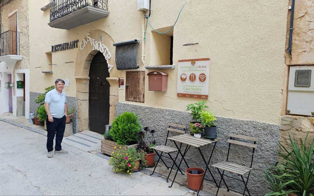 Javier Ciprés, diputado delegado de Desarrollo Territorial, en el multivervicio de Fórnoles./ DPT