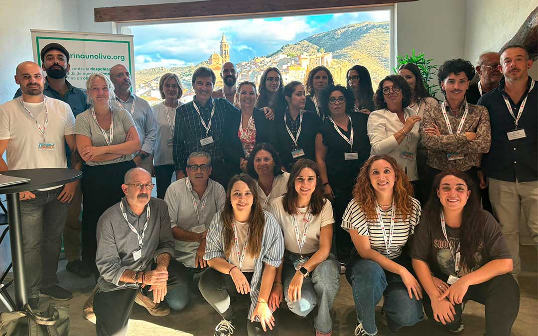 Participantes en las jornadas organizadas por Cruz Roja en Oliete./ L.C.
