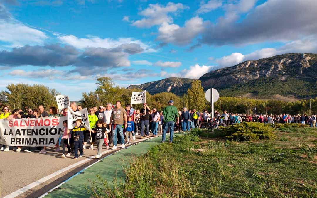 Pancartas con mensajes como 'Salvemos la Atención Primaria' encabezaban la protesta./MAR
