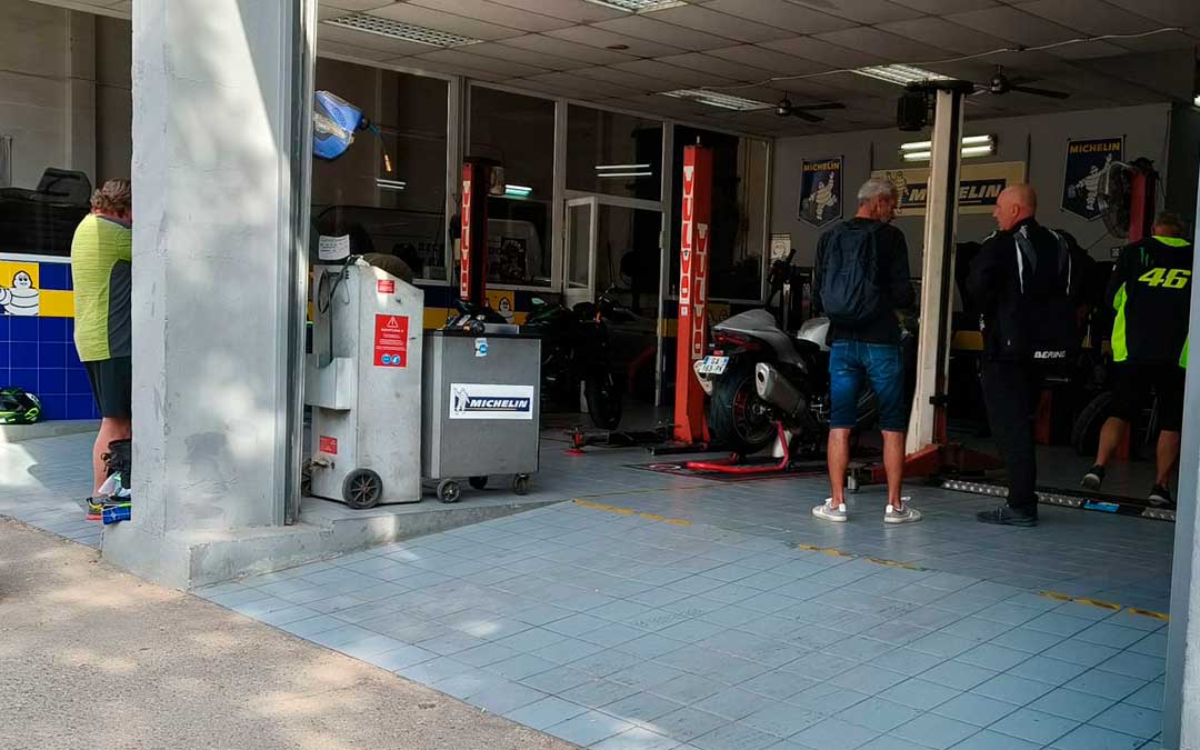 Recauchutados Unión abrió todo el sábado hasta las 21.00 aunque este año fue «más tranquilo» / M. Blas