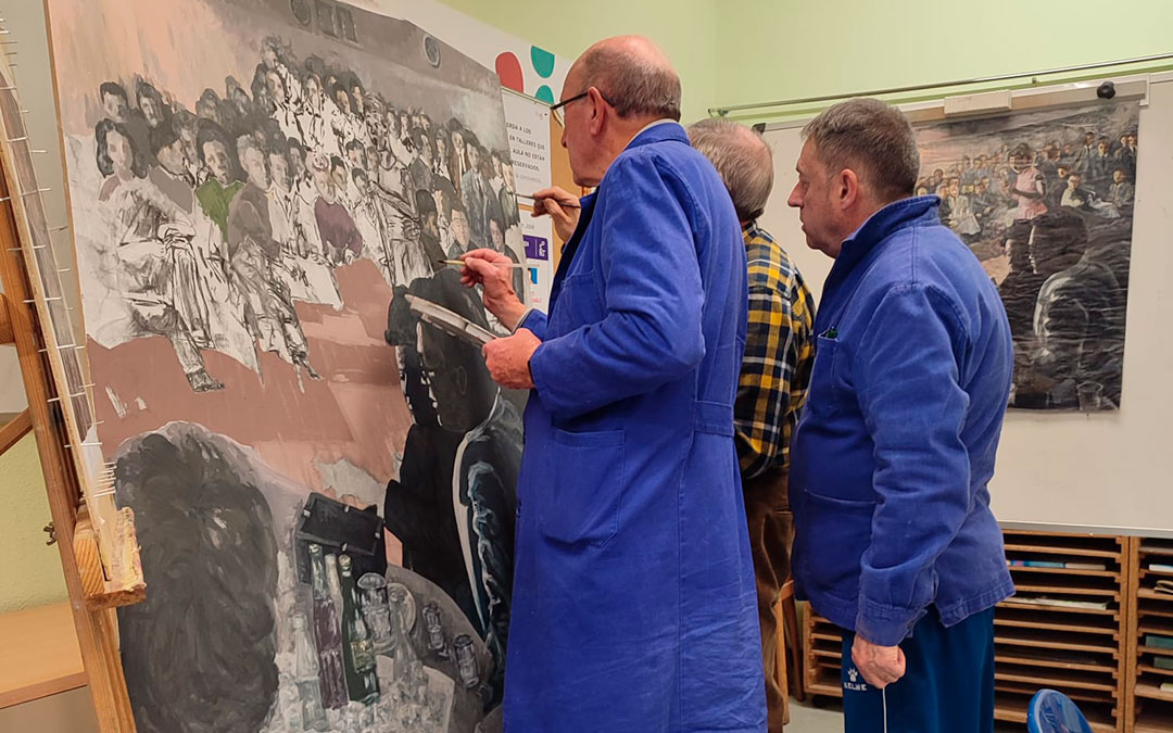 Proceso de elaboración de la pintura durante el curso pasado. / La Comarca