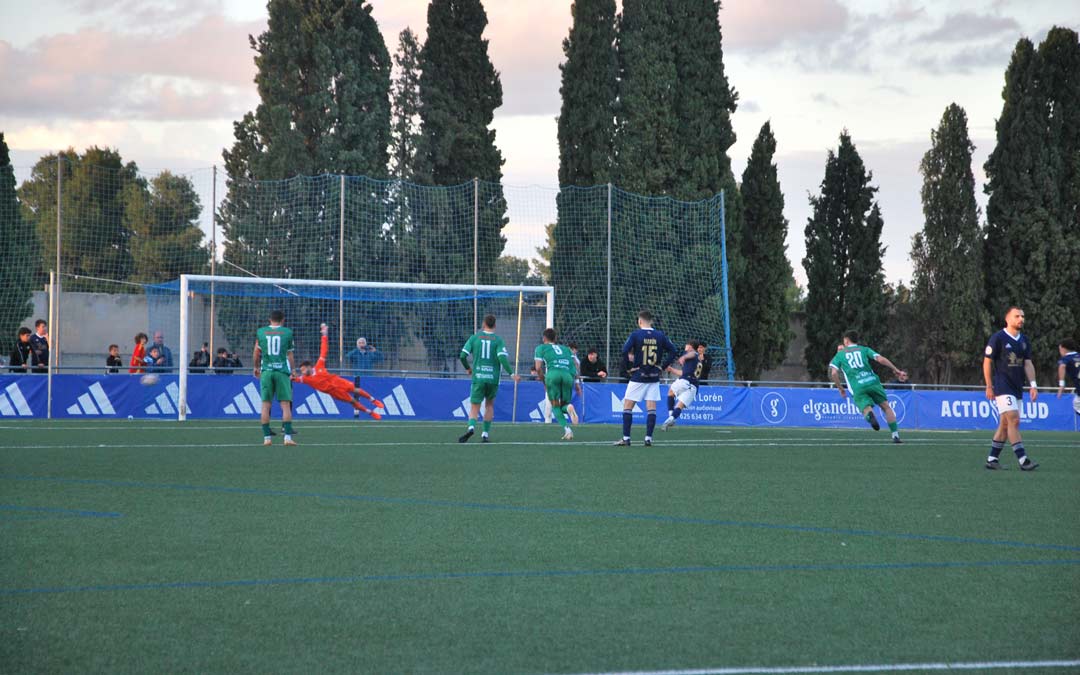 Gol del Caspe C.D. contra el C.D. Cuarte./ Sofia Fondevilla
