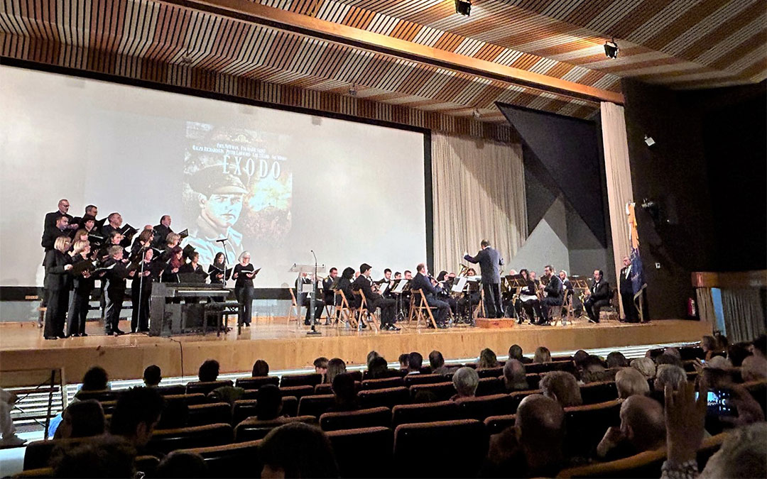 La Agrupación coral alcorisana y la banda municipal en el concierto Santa Cecilia de una edición anterior./ Ayuntamiento de Alcorisa