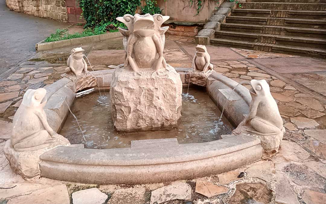 La fuente de las Ranetas de Alcañiz ya vuelve a tener agua / La Comarca