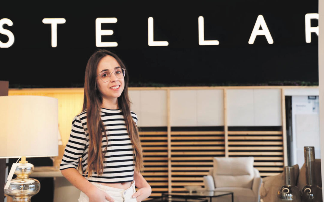 Carolina Mega, trabajadora en la carpintería Castellar./ Valentia