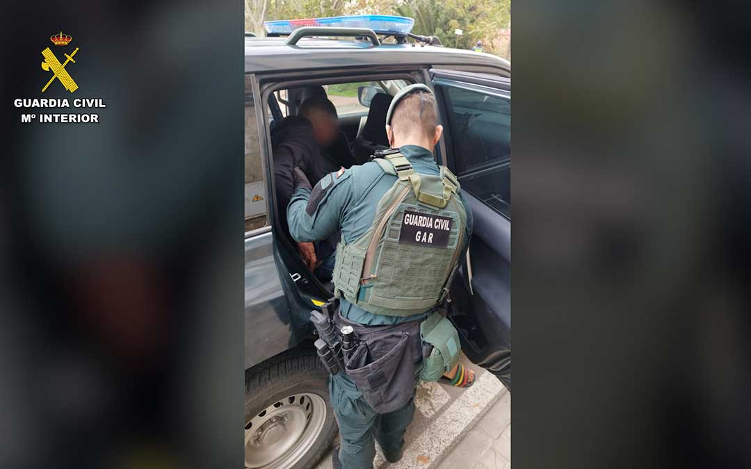 Momento de la detención del supuesto yihadista./ G.C.