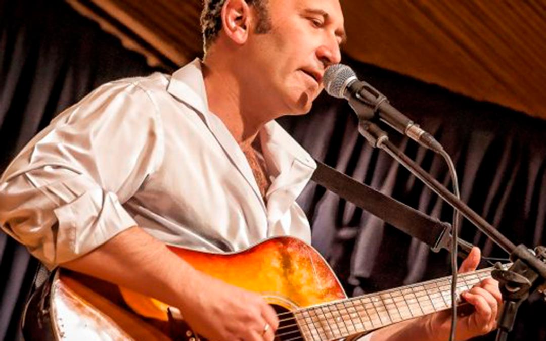 Chema Bello durante uno de sus conciertos./ Aragón Musical