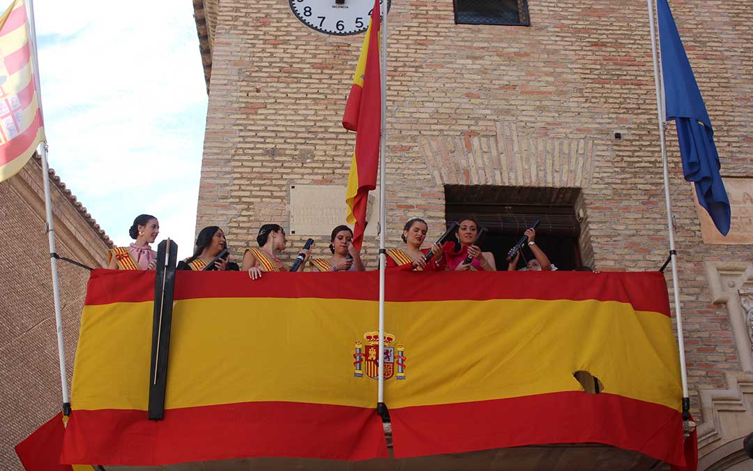 Chupinazo de inicio de fiestas en Calanda / L.C.