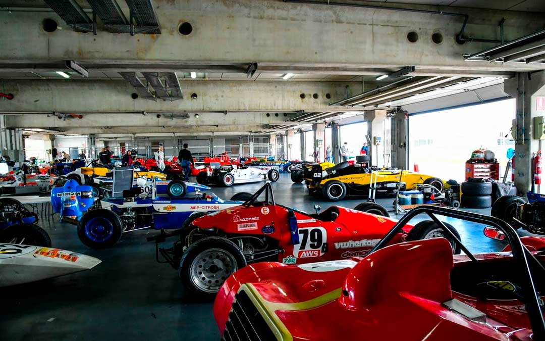 Exposición de vehículos clásicos durante el Classic Festival./ Motorland
