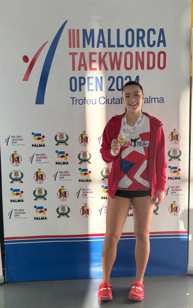 La deportista Irene Soriano tras conseguir el oro en el Open Internacional de Mallorca./ Cabral Team