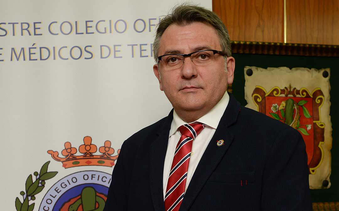 El presidente del colegio de médicos de Teruel, Jesús Ángel Martínez, asumió el cargo en 2023./ Colegio de médicos.