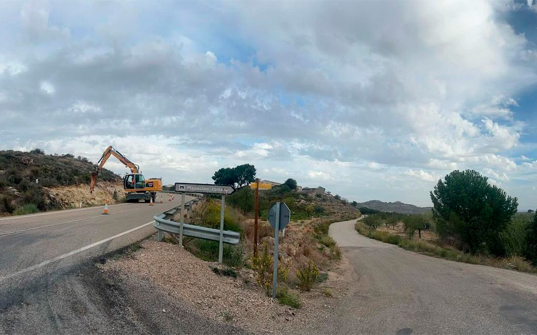 Obras en el monte para mejorar la visibilidad de la salida./ Instagram Impulsa Fabara