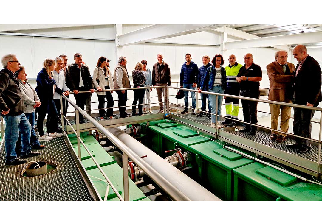 Visita a la Estación de Tratamiento de Agua Potable (ETAP) en Cueva Foradada que abastece a 9 pueblos del Bajo Martín y Andorra Sierra de Arcos. / DGA