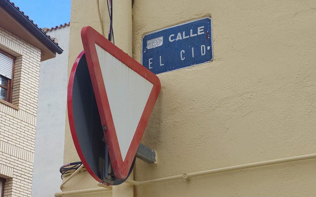 La señalización de los dos viales afectados será sustituida en los próximos días./ J.L.
