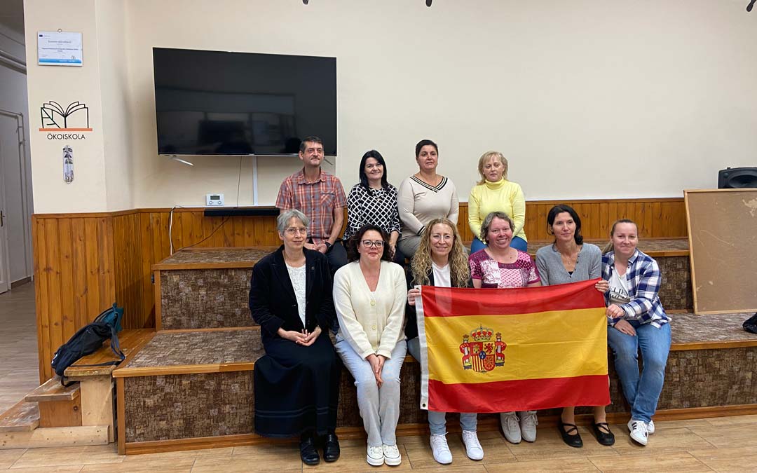 Algunos de los profesores y participantes en el proyecto Erasmus del Colegio Juan Lorenzo Palmireno./ Colegio Palmireno