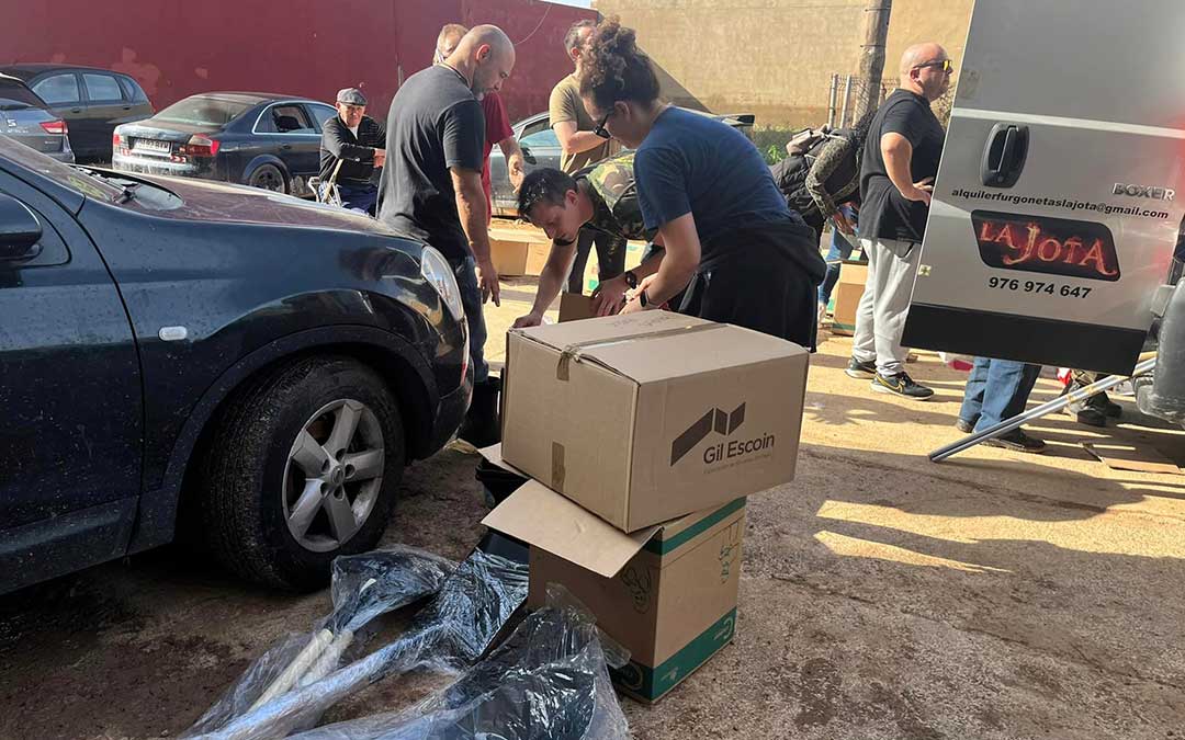 Delegación albalatina en tierras valencianas para entregar la donación / Ayto.