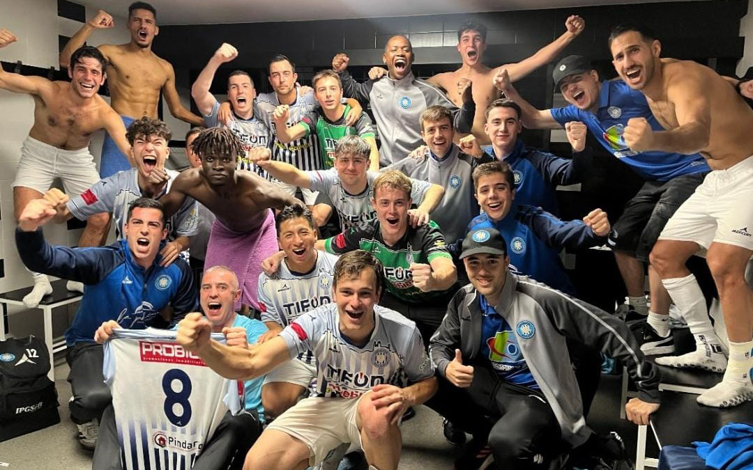 Los jugadores del Sportin Alcañiz tras su última victoria frente al Mallén./ L.C.