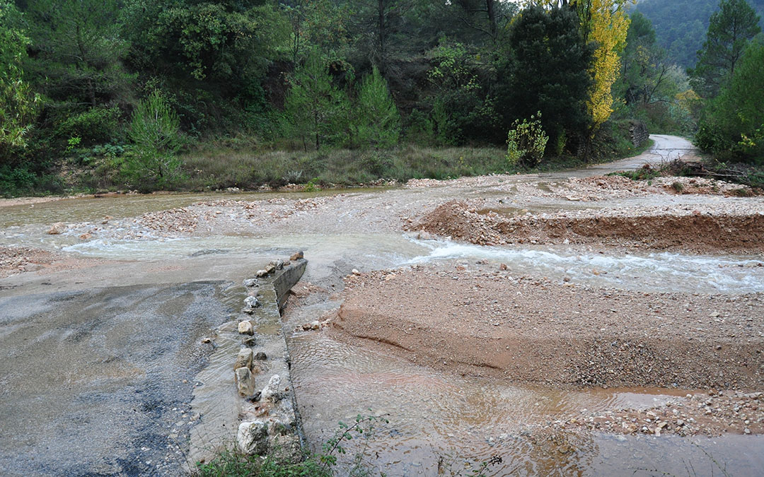 Los barrancos de Les Marradesy Racó de Guera de Beceite han dejado impracticable el camino del Parrizal./ J.L.