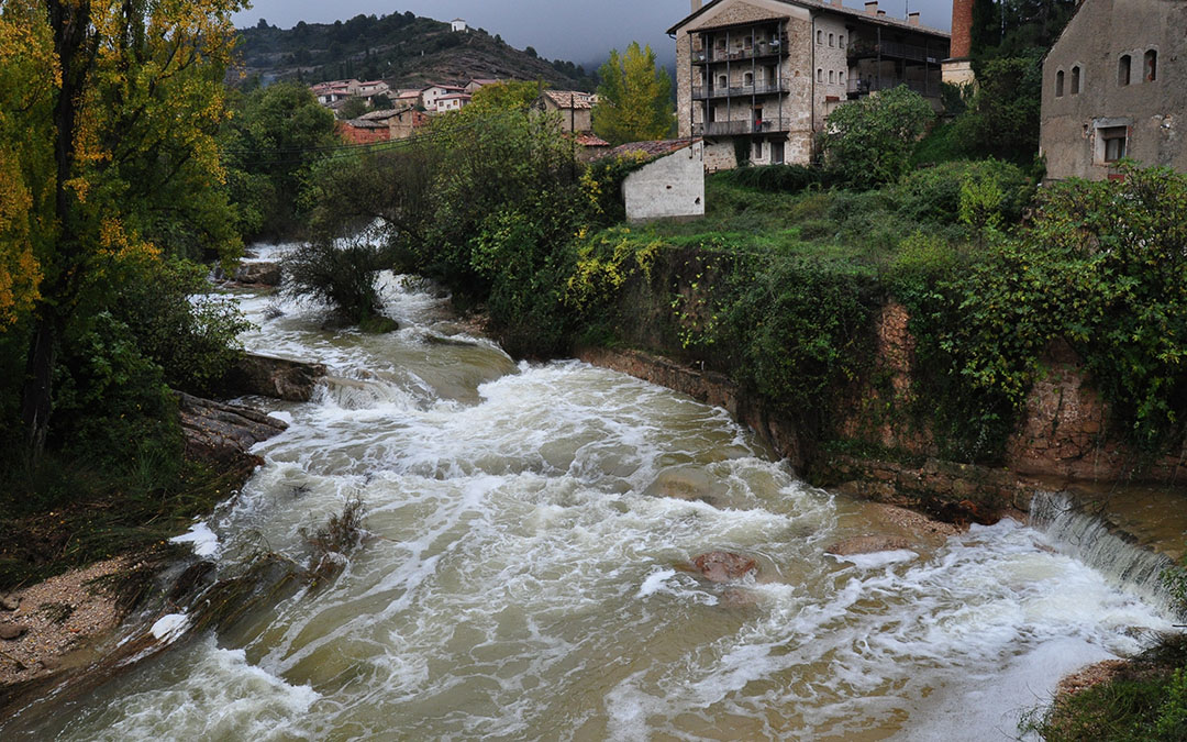 El Matarraña experimentó un repunte el sábado debido a nuevas precipitaciones./ J.L.