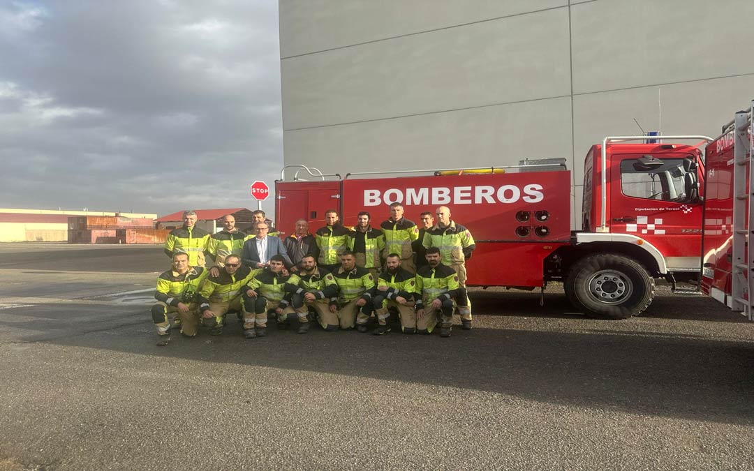 Bomberos voluntarios de la DPT desplazados a las labores de ayuda a Valencia./ DPT