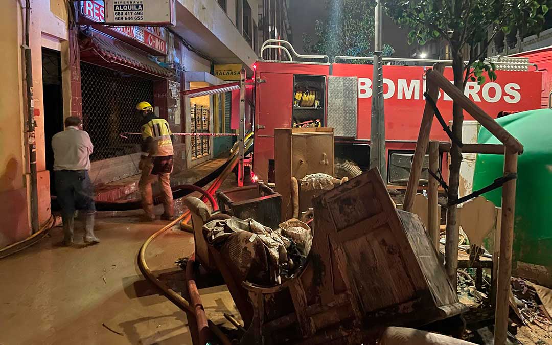 Bomberos de Teruel trabajando en Catarroja / DPT