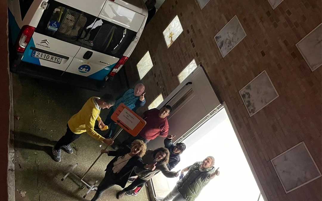 En total, consiguieron llenar tres furgonetas llenas de donaciones./ Ayto.