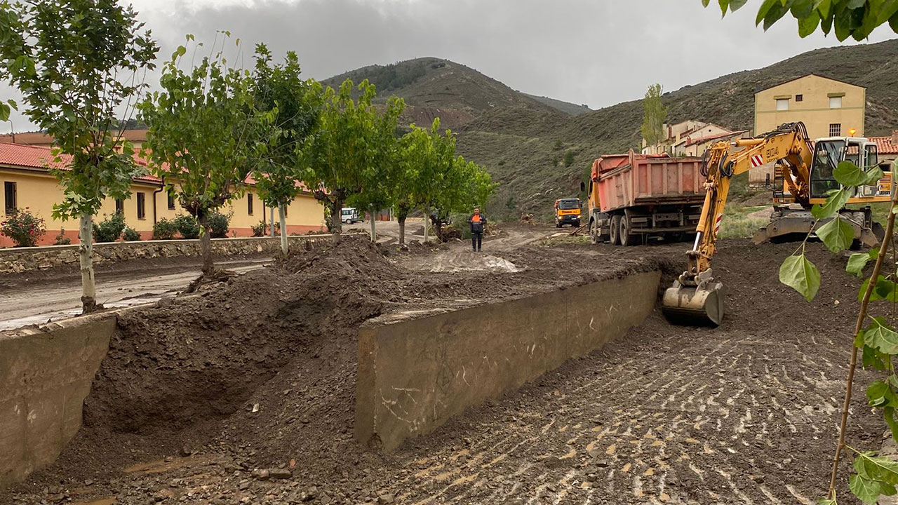 Trabajos de limpieza en Montalbán tras las riadas que dejó la DANA./ Ayuntamiento de Montalbán