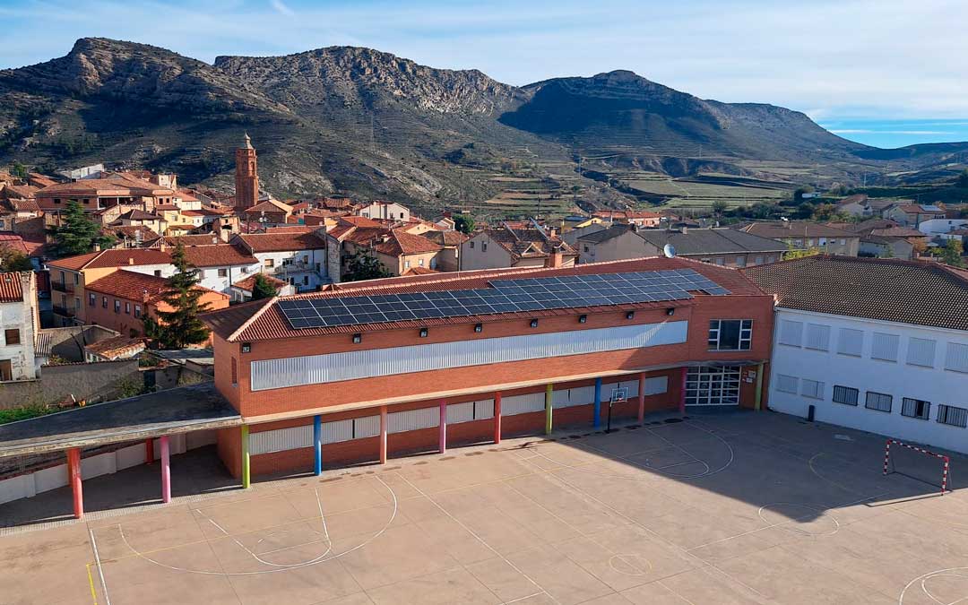 Utrillas ya cuenta con placas solares en el colegio./ AYTO UTRILLAS