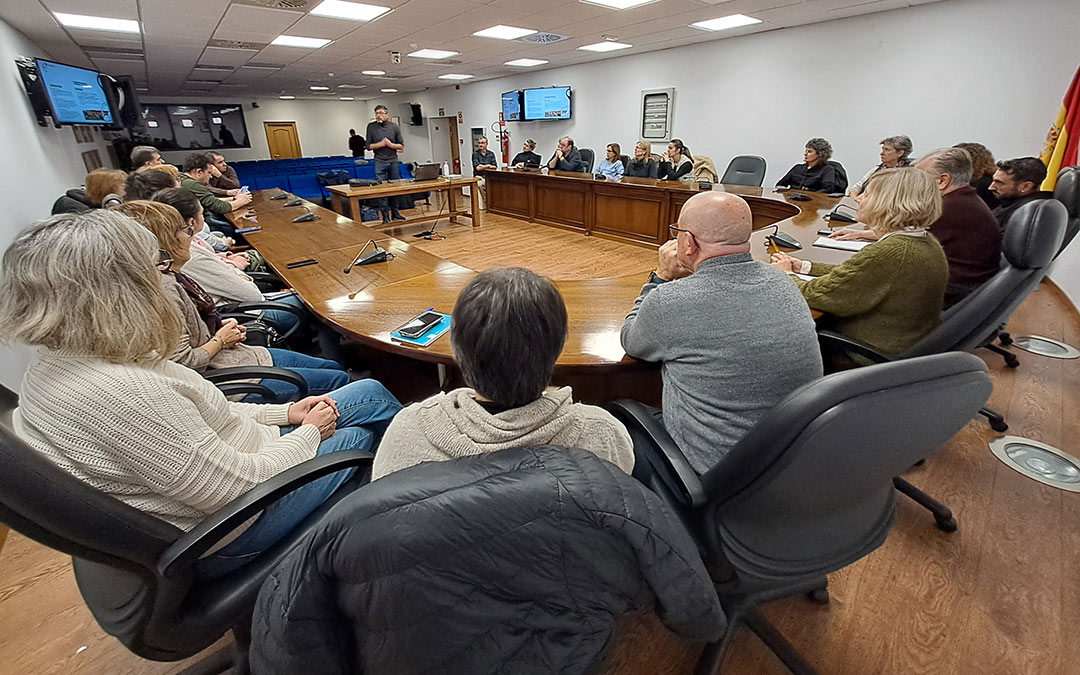 Presentación de las conclusiones del manual de turismo. /NEREA ALTABA