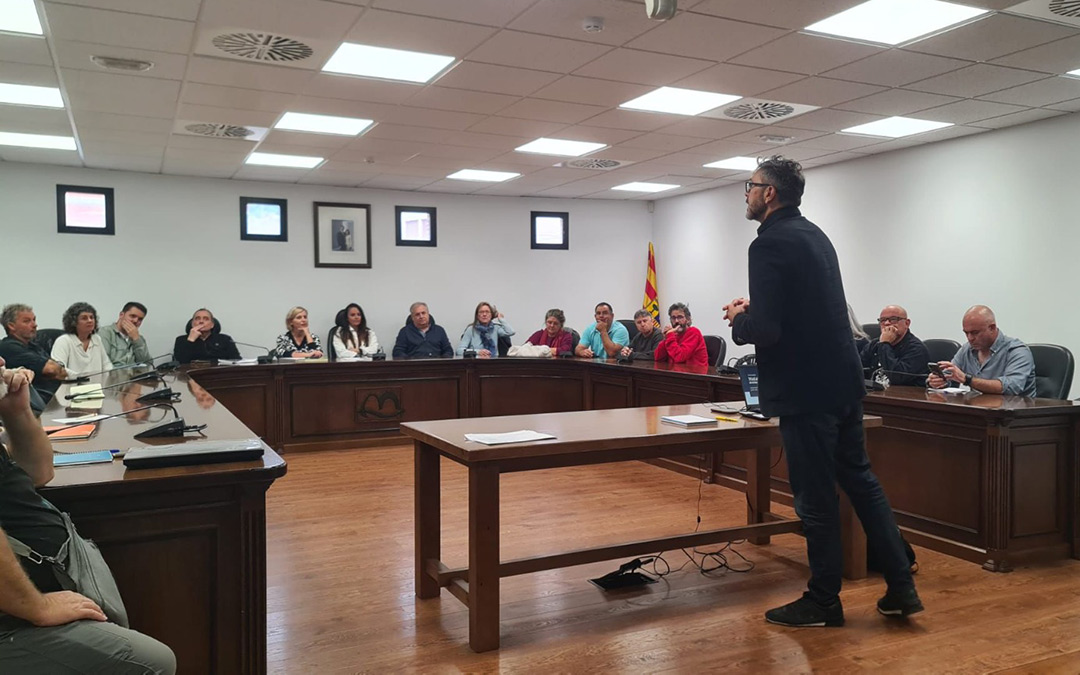 Xavier Cazorla ha dirigido los tres talleres a los que han asistido cerca de 40 implicados diversos. /COMARCA DEL MATARRAÑA