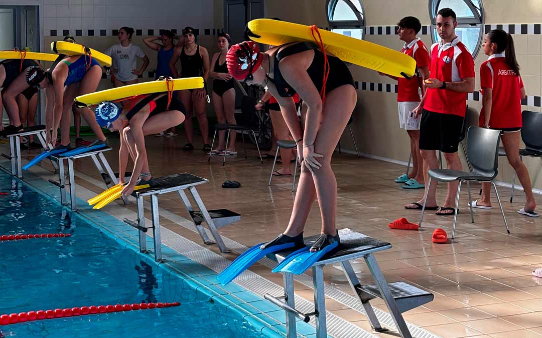 El Club Natación Bajo Aragón durante una de las pruebas disputadas en Andorra./ C.N.B.A.