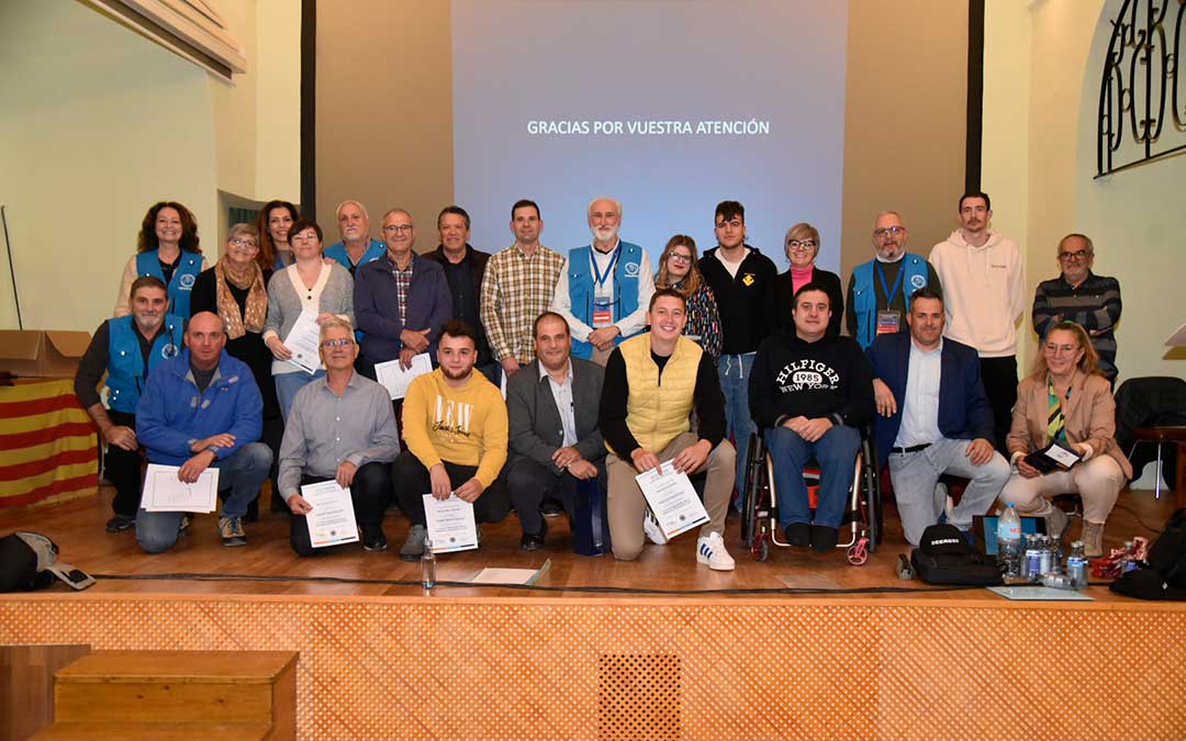 Foto de familia de los participantes y de los miembros de DEERCOM / DEERCOM