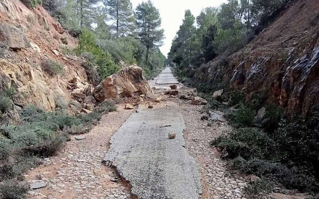 Estado en el que ha quedado la Vía Verde de Cretas a Torre del Compte / Facebook