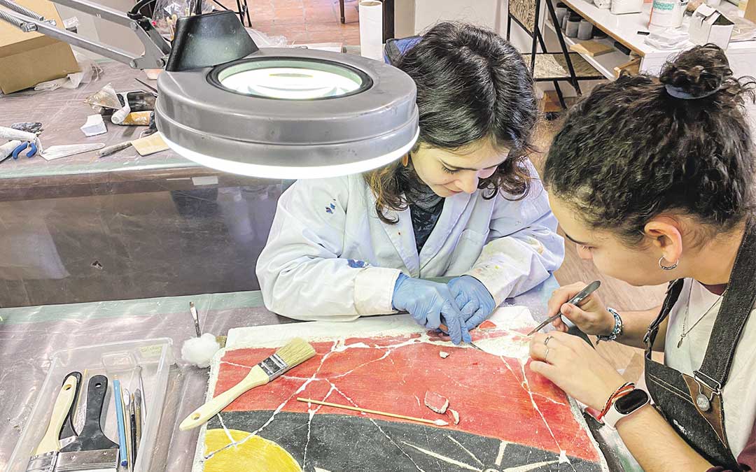 El INAEM colabora con cursos de formación que permiten las prácticas aplicadas sobre piezas reales./ INAEM