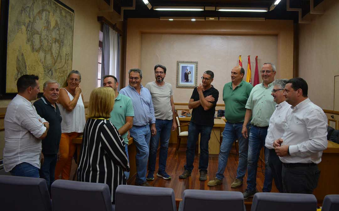 Imagen de la reunión de los alcaldes y presidentes comarcales de la A-68 celebrada en septiembre / M. Monreal