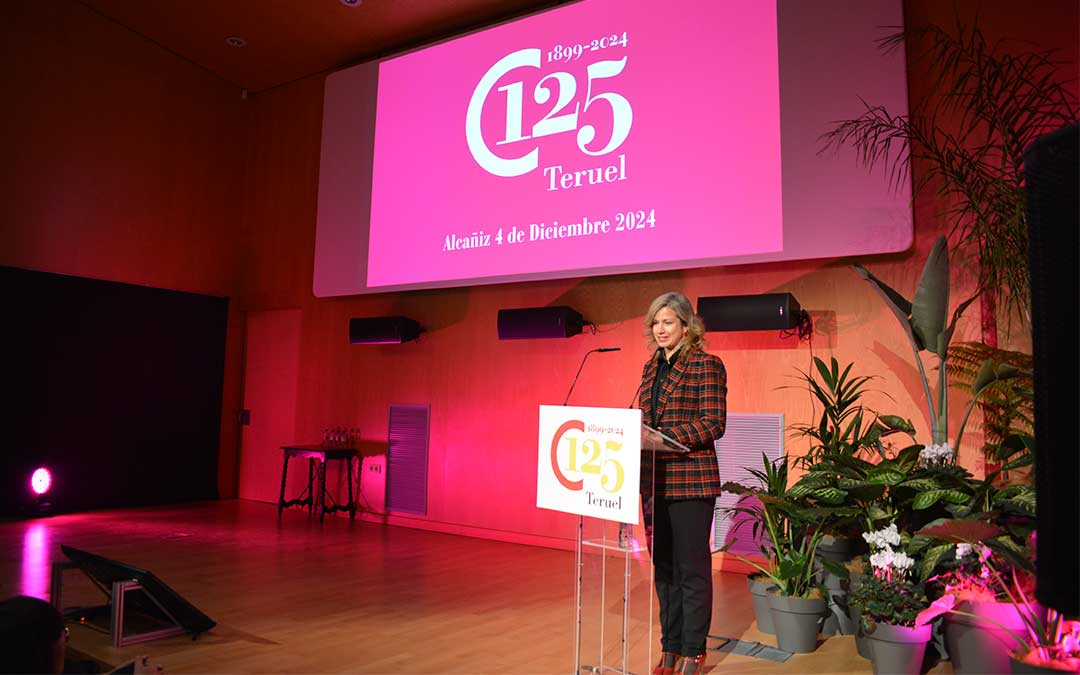 Instantes del acto conmemorativo de los 125 años de historia de la Cámara de Comercio de Teruel este miércoles en Alcañiz./ C.O.
