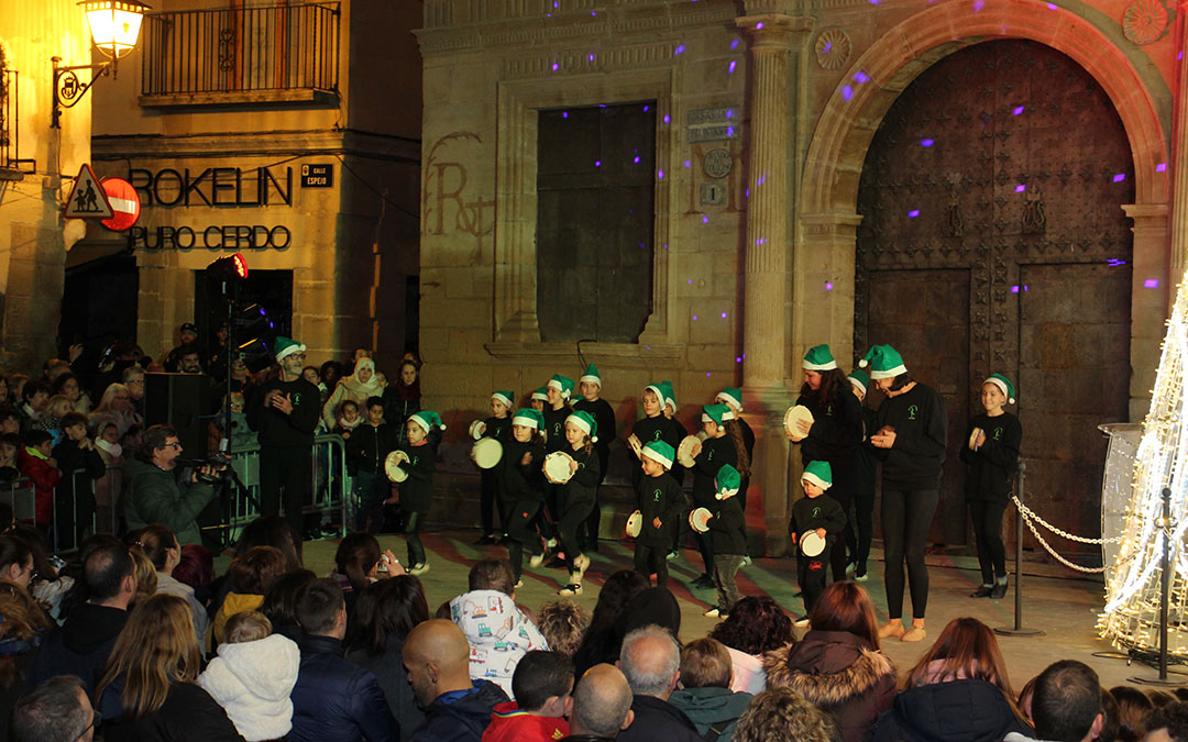 La escuela de baile José Antonio Pedrós en acción. / B. Severino