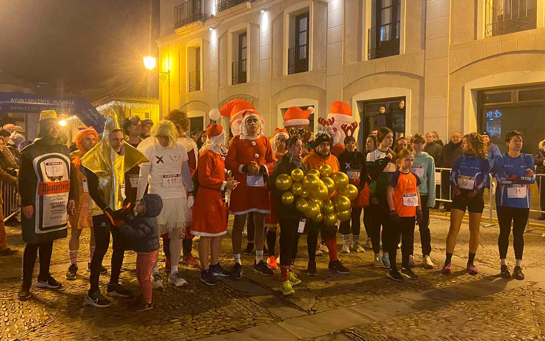 Alcañiz celebró su tradicional carrera del pavo, donde se guardó un minuto de silencio en honor a Bea Royo./ Marina Monreal.
