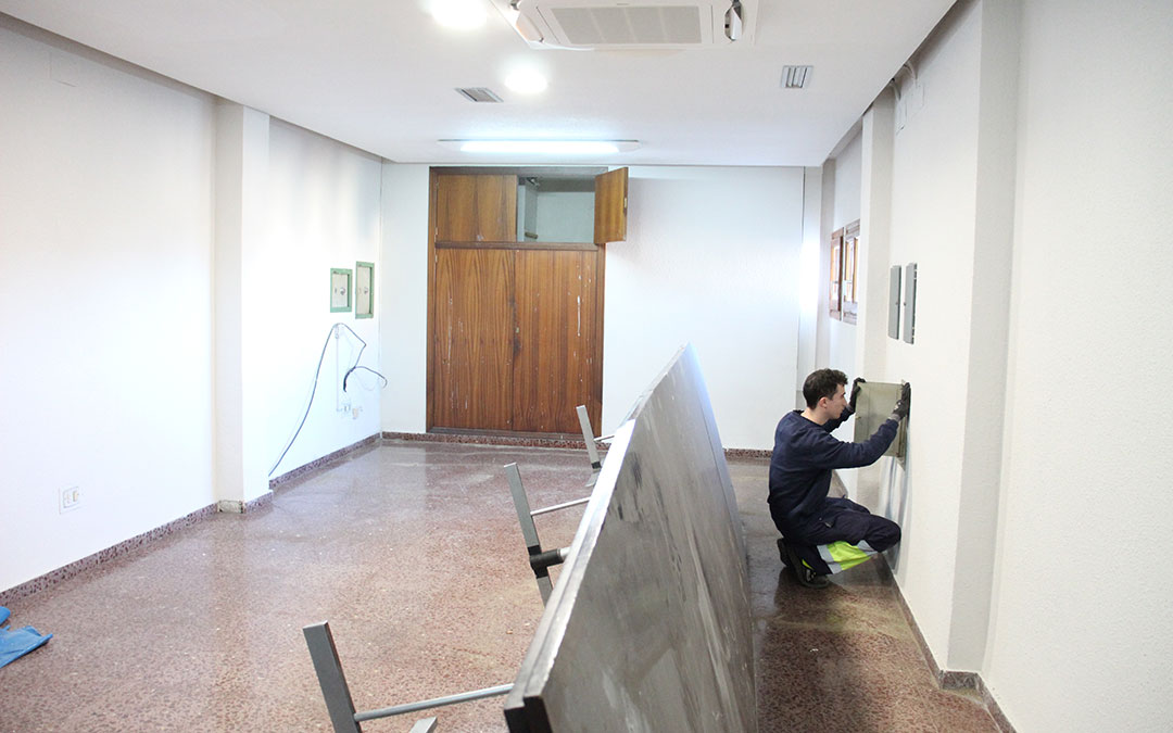 Ultimando las instalaciones en el Casino. / B. Severino