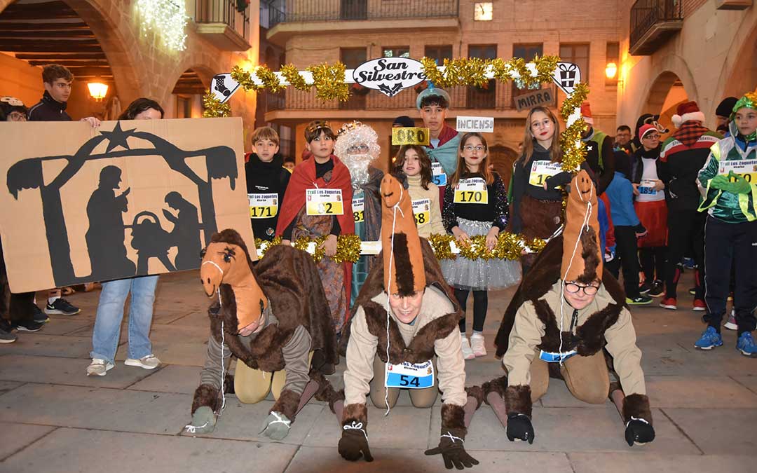 Los Reyes Magos con sus camellos, que también corrieron, causaron sensación. / Tomás Montero