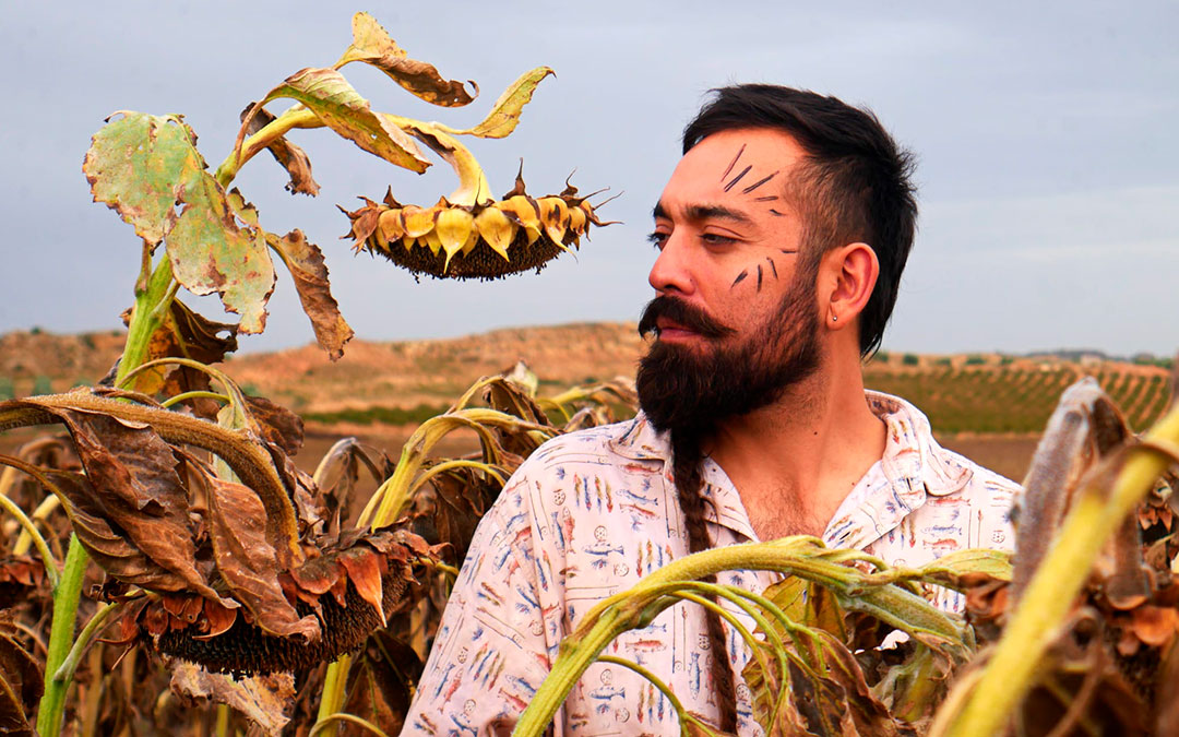 Imagen promocional de Pablo Rocu en Enjundia Beats, el grupo de poesía y música en el que aporta voz y letras. / Enjundia Beats