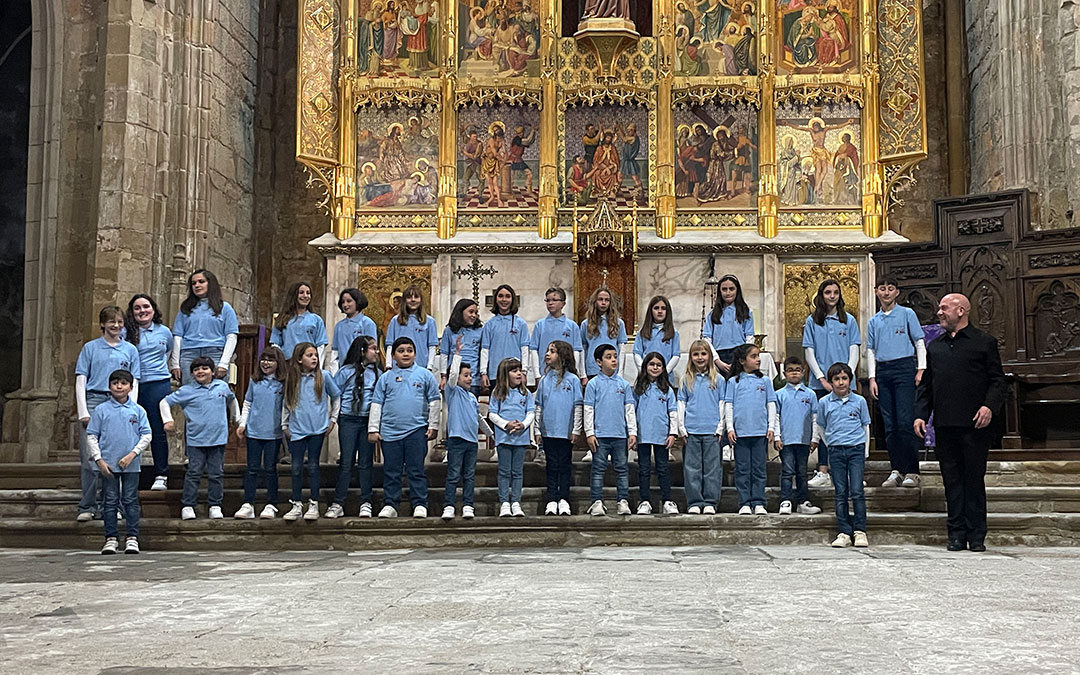 29 niños forman la coral infantil de Caspe./ S.F.