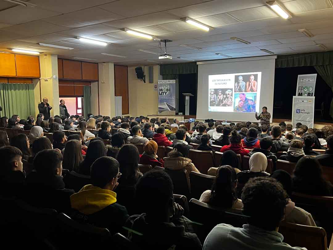 Charla impartida por Carlos Sanz en el CPIFP Bajo Aragón./ Caja Rural de Teruel